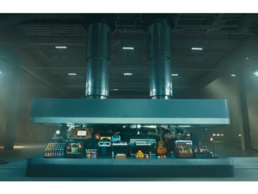 新型iPad発表のApple、楽器破壊のプロモーション動画が批判を浴びる「下品で悪趣味すぎる」「悲しみを超えている」