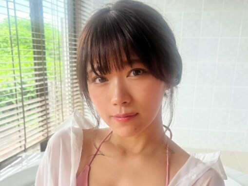 「やばい」山内鈴蘭、ゴルフ焼けがすごいグラビアショットに反響！ 「焼け跡がまたエロさを醸し出す」