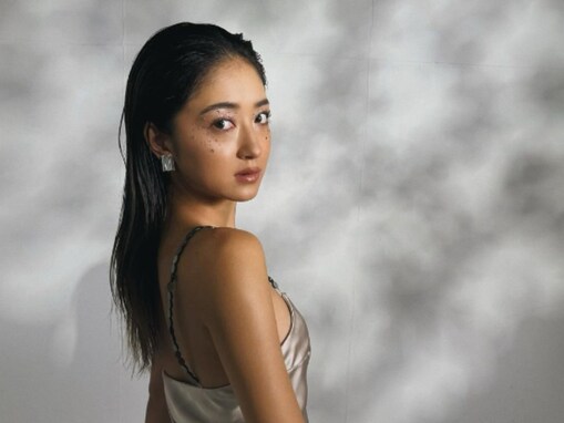 「艶っぽい」みちょぱ、美背中あらわなモデルショットを公開！ 「美しすぎます」「カッコ良すぎ」