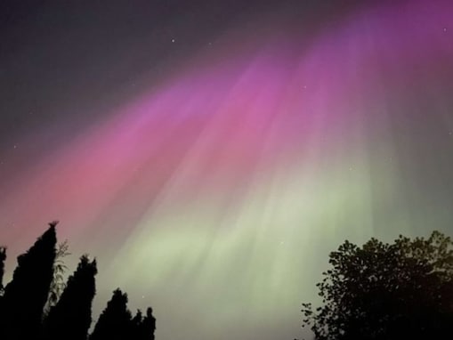 「生で見てみたい」つるの剛士、長男撮影のオーロラの写真を公開！ 「美しい光景」「キレイですね」