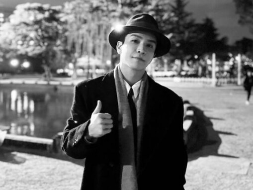 岩田剛典、朝ドラ『虎に翼』の“花岡”ショット公開！ 「この時代でも絶対恋をする」「紳士な姿に惚れ惚れ」
