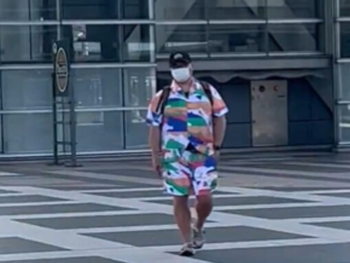 「どう見てもクロちゃん」リチ、プレゼントした服を着用したクロちゃんの姿に反響！ 「目立ちすぎ」