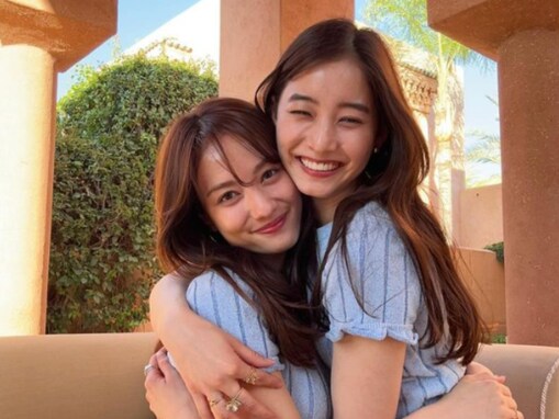 「可愛すぎて訳分からん」新木優子、谷まりあとのラブラブすぎる密着ショットを披露！ 「眼福です」