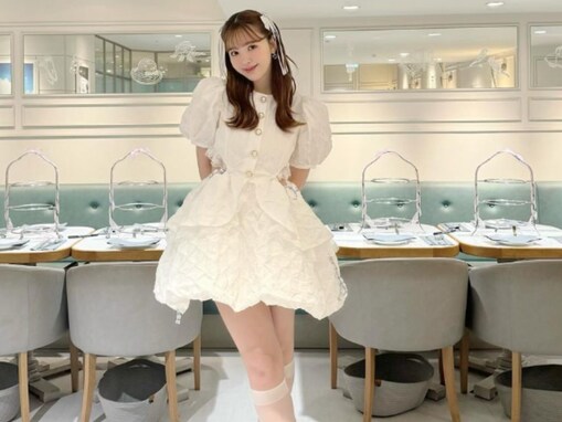 「お姫様みたい」藤田ニコル、絶対領域あらわな美脚ショットを公開！ 「こんな可愛らしい奥様最高」