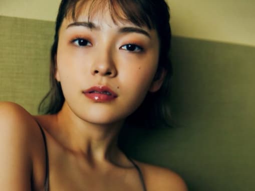 “日本一色っぽい21歳”櫻井音乃、美乳あらわなランジェリー姿！ 妖艶な雰囲気で「至高のフェロモン」大放出