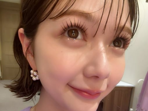 「眉毛に届いちゃうよーん」村重杏奈、アップショットで長すぎるまつ毛を披露！ 「まじですごすぎる」