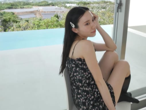 ばんばんざい・みゆ、超ミニ丈ワンピで圧巻の美脚あらわ！ 「美しすぎて視力良くなりそう」「足細っ」