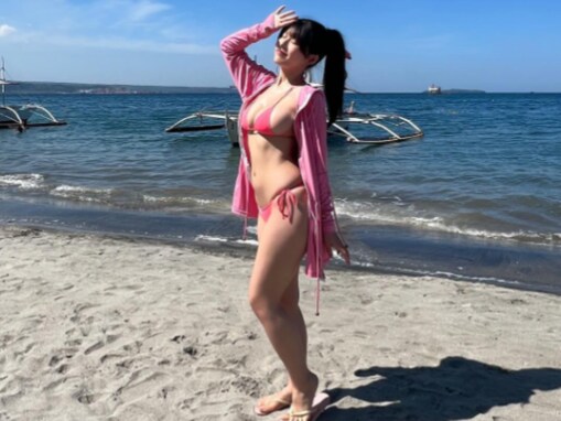 ちとせよしの、小さめビキニで圧巻のボディ披露！ 「立体感のあるボディ最高」「本当スタイルいい」