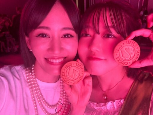 前田敦子＆峯岸みなみ、元AKB48“レジェンド”ショット公開！ 「最高のコンビ」「懐かしくなる」