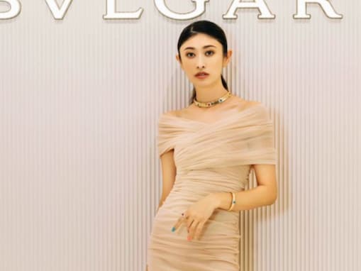 「美人すぎるんだが」山田優、ぴっちりドレスで圧巻美脚あらわ！ 「クレオパトラ参上」「女神のよう」