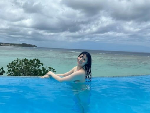 『めざましテレビ』元イマドキガール・吉田伶香、谷間あらわなビキニ姿！ 「むっちゃ可愛い」「良い笑顔」