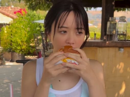 「エロかわいい」森香澄、谷間あらわなセクシーショットにファンもん絶！ 「カワイイしエロいし最高」