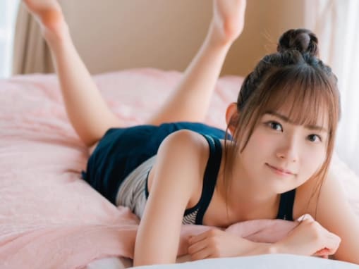 人気TikToker・水野舞菜、大胆肌見せのグラビアショットに反響！ 「太もも、すき」「TikTokより可愛くね」