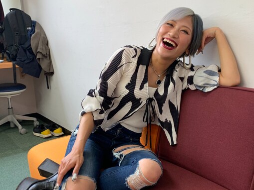 ヤーレンズ出井、ぱーてぃーちゃん信子との絡みに反響！ 「信子と絡んだ芸人さん、一度は信子に恋してそう」