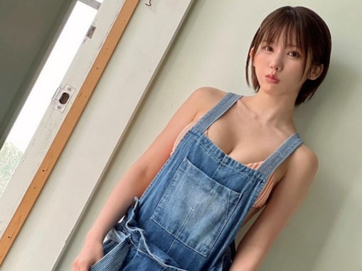 「たまりません」えなこ、美乳はみ出すサロペット姿を披露！ 「色っぽい」「実ってるなぁ〜」と絶賛の声