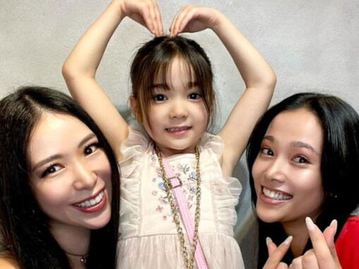 「美人姉妹」紅蘭、美人妹＆娘とのスリーショットを投稿し反響！ 「三姉妹みたい」「可愛いニャン」