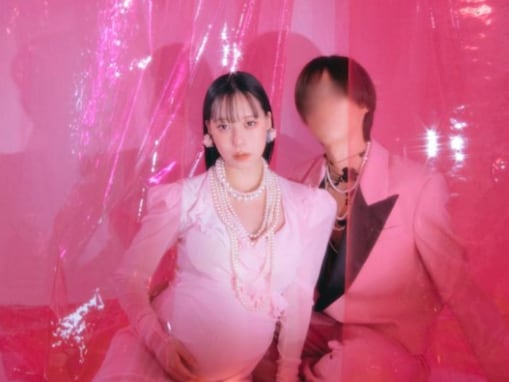 「美男美女すぎる泣く」タナカガ、イケメン夫とのマタニティフォトを投稿し大反響！ 「かわいい最高」