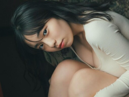 「造形がダヴィンチ」菊地姫奈、高校最後のグラビアショットで美尻＆横乳あらわに！ 「いいお尻」