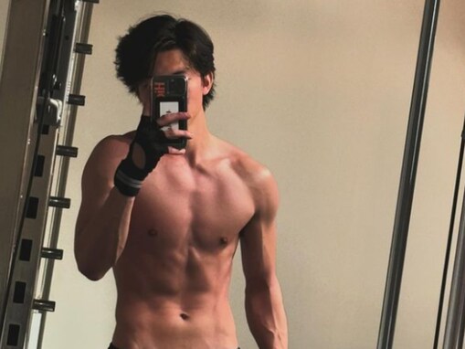 「凄すぎてあ然」伊藤健太郎、引き締まった肉体美あらわな姿にファン歓喜！ 「努力の賜物」と絶賛の声