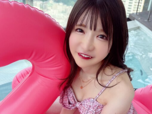 「目の保養です」もえのあずき、レアな水着姿で谷間あらわ！ 「もえちゃんの水着姿最高」「可愛すぎ」