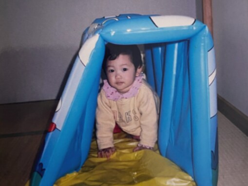 テレ東アナ・田中瞳、かわいすぎる幼少期ショット！ 「お目めがくりくり」「いまと全然変わらない」