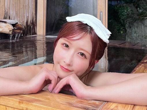 「混浴したい…」うんぱい、入浴ショットで美肌あらわ！ 火照った表情でカメラにほほ笑む色っぽい姿