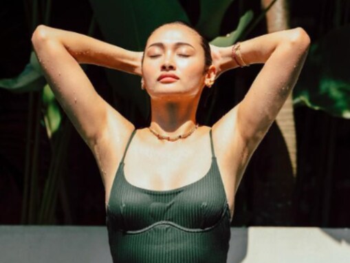 10頭身モデル・香川沙耶、圧巻ボディあらわな脇見せショット！ 「美しすぎます」「セクシーですね」