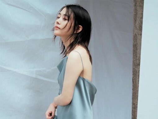 「色っぽすぎやろ」高畑充希、美背中＆太ももあらわなモデルショットを披露！ 「眩しくてクラクラする」