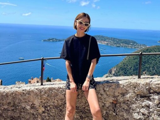 「スタイル良すぎです」大迫勇也のモデル妻、圧巻美脚あらわな姿を披露し大反響！ 「おへそ可愛い笑」