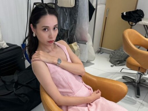 戸田恵梨香、レアな私服ショットを披露し反響！ ノースリーブワンピースからほっそり二の腕あらわ