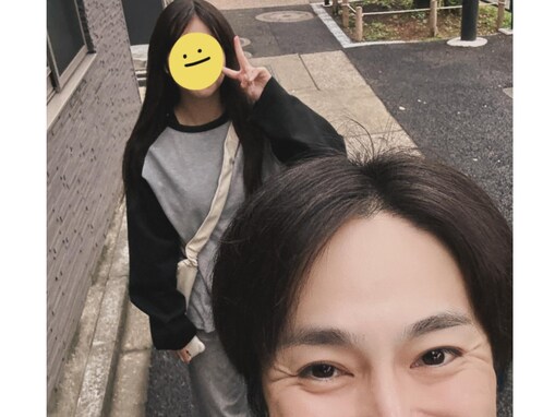 「娘さん…？！」木村了、子どもとの親子ツーショットが話題に！ 「ステキな笑顔」「幸せが伝わる」