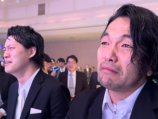 「横並び号泣おもろすぎ」コロチキ・ナダル、粗品＆盛山の号泣ショット公開！ 「いい写真すぎる」