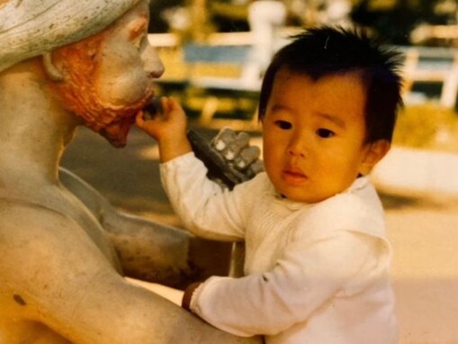 パンサー尾形、過去ショットが「キムタク？」と反響！ 妻が披露した秘蔵写真に「本当にチャラすぎて」の声