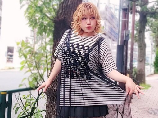 「か、可愛い」りんごちゃん、美脚あらわなショットを投稿し反響！ 「足が細くて羨ましい」「素敵」