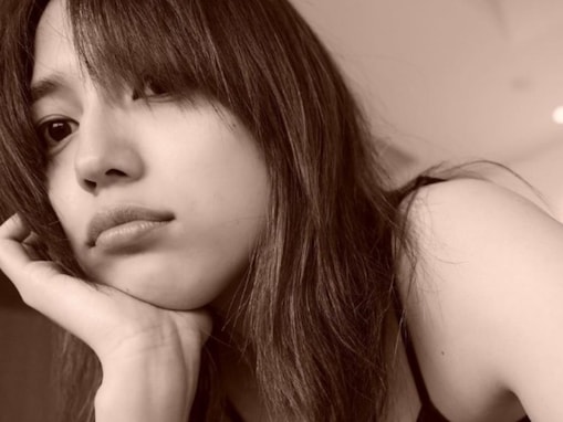 「セクシー路線も行ける」川口春奈、谷間チラ見えなキャミソール姿を披露し反響！ 「美しさが際立つね」