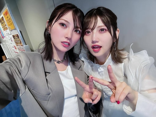 「絆に震えました」元AKB48・岡田奈々、村山彩希とのツーショット披露にファン歓喜！ 「双子みたい」