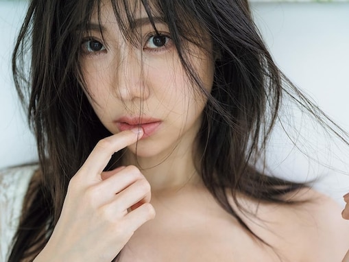 「究極セクシー」鈴木ふみ奈、ノーブラ？ で美乳あらわな姿に「激アツ」「すごいな」と絶賛の声！