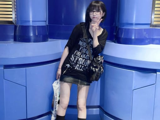 「足細ッ！」あの、美脚あらわなディズニーショットを公開！ 「スタイル良すぎてめちゃ目立つ」