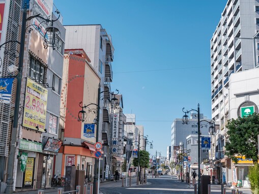 【2024年調査】「暑い」と聞いてイメージする都道府県ランキング！ 2位は沖縄、1位の意外な県とは？