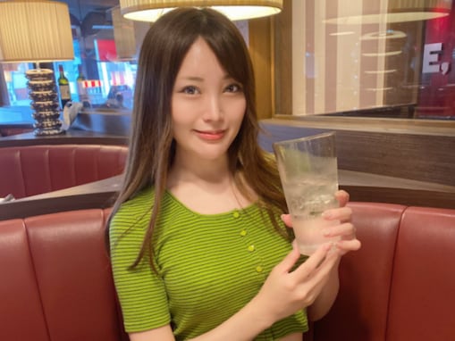 人気セクシー女優、臭いについて「どうにかしてくれ」と注意喚起。「普通に無差別テロ」など共感の声