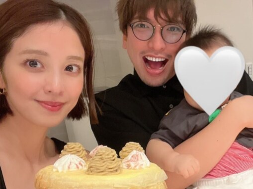 「優しいパパの顔」EXIT・りんたろー。、美人妻＆子どもとの家族ショット公開！ 「幸せ溢れる家族写真」