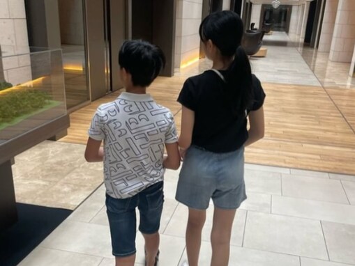 「素晴らしいDNA」市川團十郎、子どもらの圧巻スタイル披露！ 「モデルさんみたいな脚」「しかも美形」