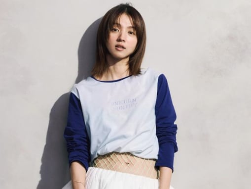 「すごい格好してる...」満島ひかり、おなか＆美脚際立つショット公開！ 「かっ、かわいい、、、」