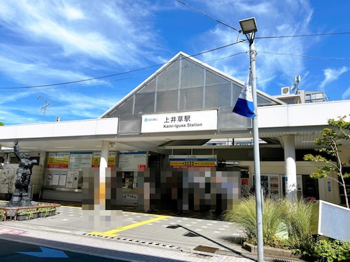 西武新宿線「上井草駅」には何がある？ ガンダム像に老舗サンドイッチ店……個性的な魅力が詰まった街