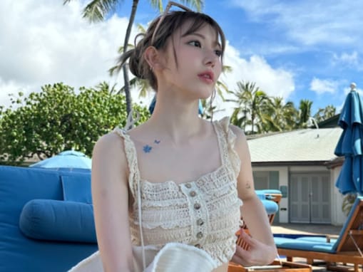 宮脇咲良、レアな水着姿からタトゥー？ がちらり！ 大胆肌見せショットに70万件以上の「いいね！」