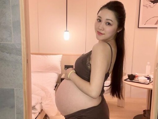 妊娠中の元AKB48、16キロ増えた大きなおなか披露し「怖い。。。」心境吐露。「後陣痛が酷くて泣きました」