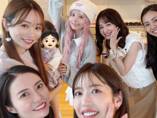 「美女軍団」益若つばさ、くみっきーの豪華自宅に『Popteen』モデルOG大集合！ 「こんな関係性、素敵すぎる」