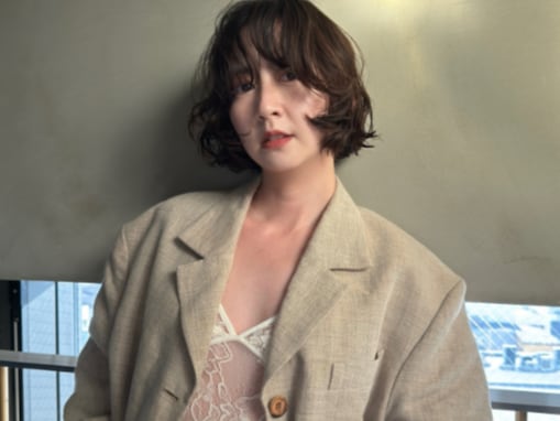 河北麻友子、大胆肌見せシースルートップスの大人ショット公開！ 「流石プロのモデル」「内からでる綺麗さ」