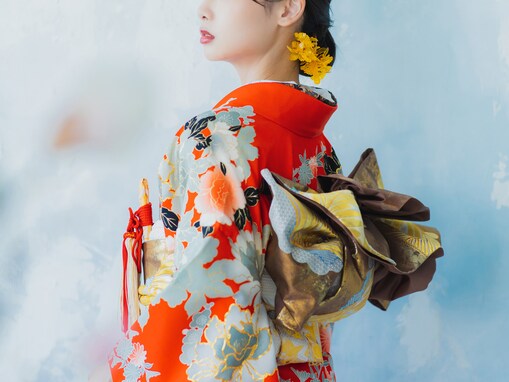 友人の結婚式で「和装」を指定されたのに、何も費用を負担してくれません。少し非常識ではないですか？