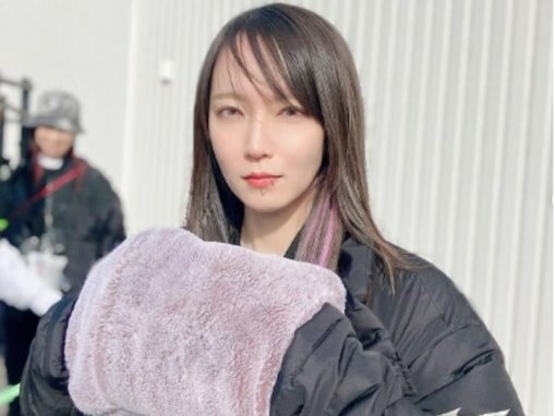 「ギャップが凄すぎ」吉岡里帆、口元ピアス＆紫メッシュの秘蔵ショットに反響！ 「かっこ良すぎ」